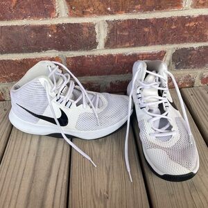 Preloved Men’s White And Black Nike Air Precision Basketball Shoes Size 7.5